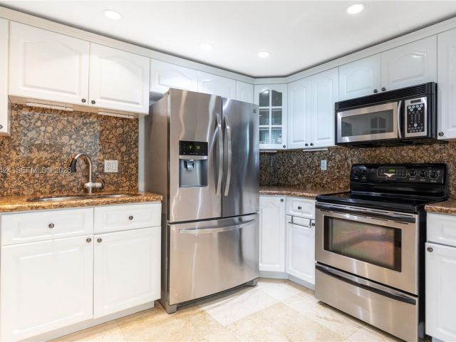 Apartment for sale  Unit #907 - photo 7131966