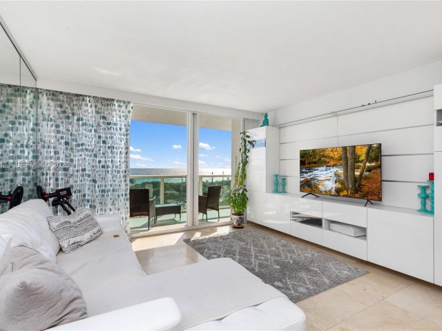 Apartment for sale  Unit #907 - photo 7131981