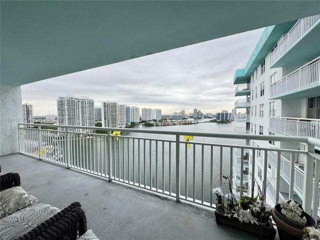 Apartment for sale  Unit #2201 - photo 7433547