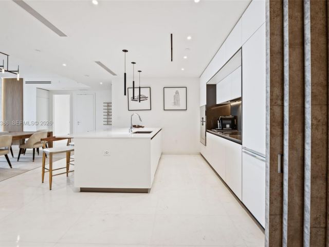 Apartment for sale  Unit #403C - photo 7093982