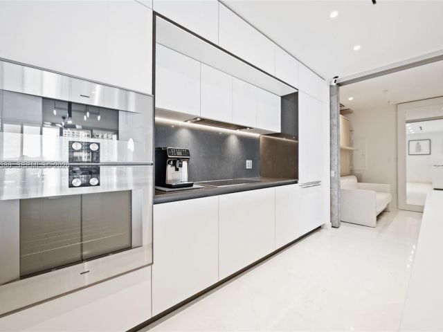 Apartment for sale  Unit #403C - photo 7093983