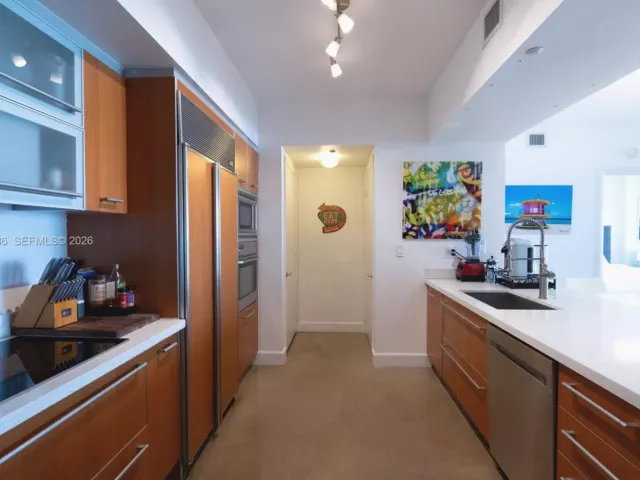 2-bedroom condo for sale in Miami Beach - 400 Alton Rd 1709 - MondialRealty