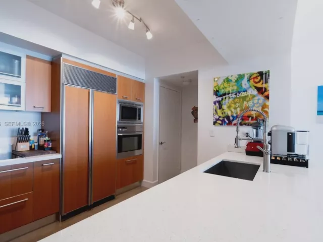2-bedroom condo for sale in Miami Beach - 400 Alton Rd 1709 - MondialRealty