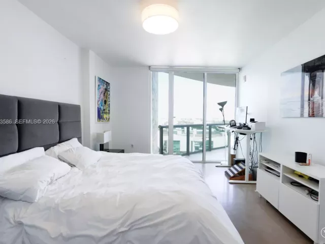 2-bedroom condo for sale in Miami Beach - 400 Alton Rd 1709 - MondialRealty