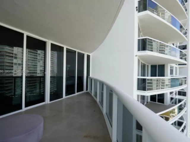 2-bedroom condo for sale in Miami Beach - 400 Alton Rd 1709 - MondialRealty