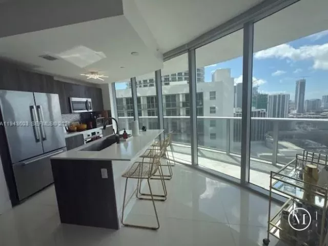 2-bedroom condo for sale in Miami - 488 NE 18th St 3300 - MondialRealty