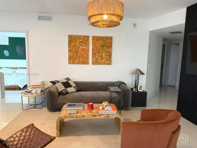 2-bedroom condo for sale in Miami - 488 NE 18th St 3300 - MondialRealty