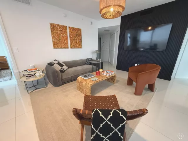 2-bedroom condo for sale in Miami - 488 NE 18th St 3300 - MondialRealty