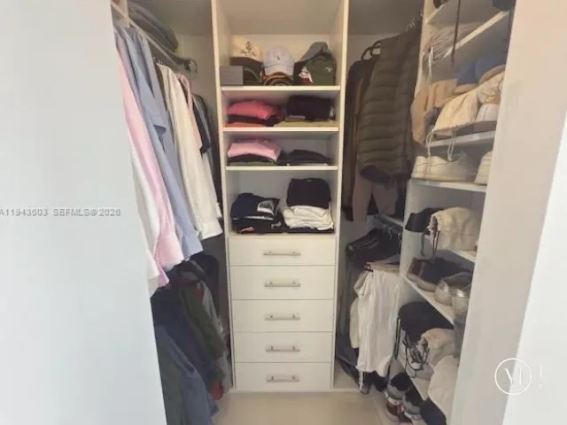 2-bedroom condo for sale in Miami - 488 NE 18th St 3300 - MondialRealty