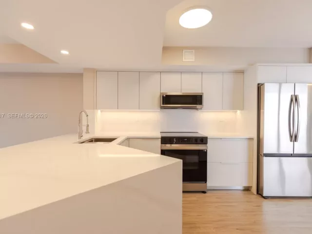 3-bedroom home for sale in Aventura - 3525 Magellan Cir 626 - MondialRealty