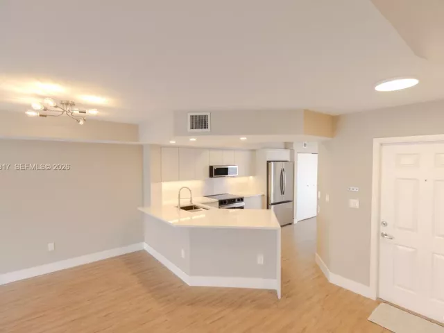 3-bedroom home for sale in Aventura - 3525 Magellan Cir 626 - MondialRealty