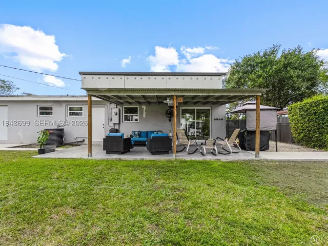3-bedroom home for sale in Miami - 11401 SW 56th St - MondialRealty