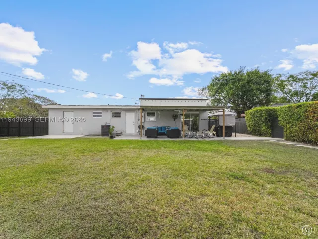 3-bedroom home for sale in Miami - 11401 SW 56th St - MondialRealty