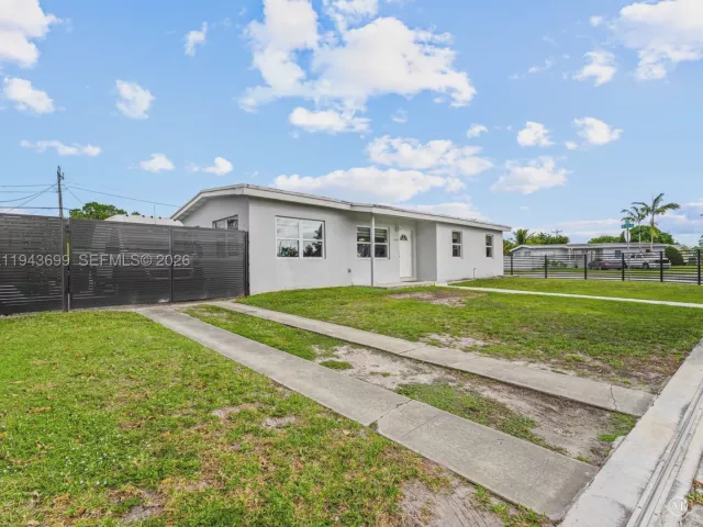 3-bedroom home for sale in Miami - 11401 SW 56th St - MondialRealty