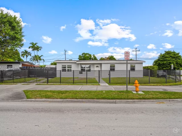 3-bedroom home for sale in Miami - 11401 SW 56th St - MondialRealty