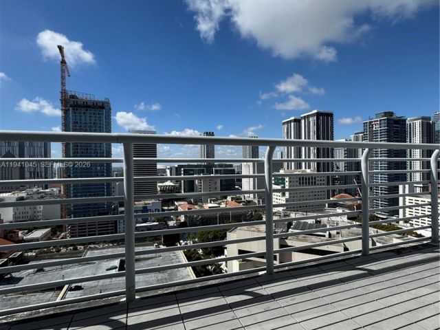 Apartment for rent  Unit #LPH05 - photo 7437381