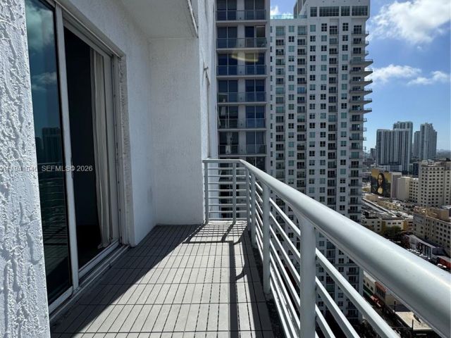 Apartment for rent  Unit #LPH05 - photo 7437382