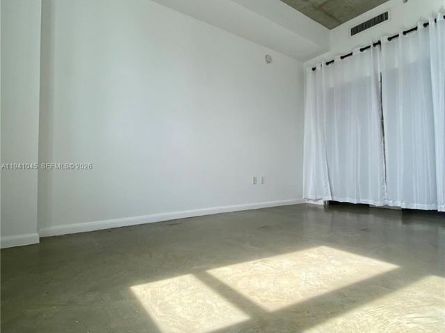 Apartment for rent  Unit #LPH05 - photo 7437387