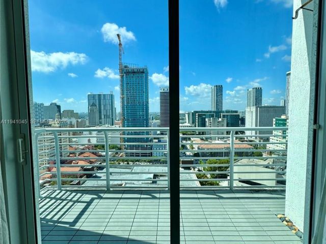 Apartment for rent  Unit #LPH05 - photo 7437403