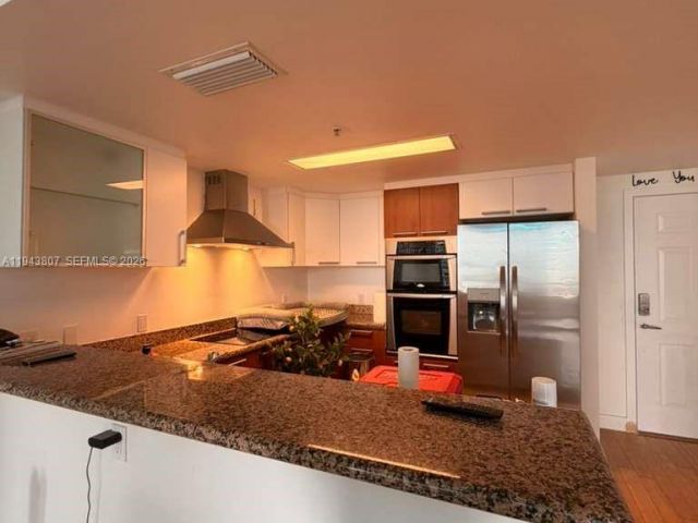 1-bedroom condo for sale in Miami - 170 SE 14th St 1807 - MondialRealty
