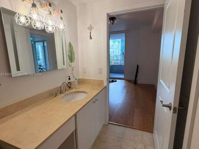 1-bedroom condo for sale in Miami - 170 SE 14th St 1807 - MondialRealty