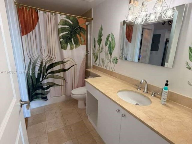 1-bedroom condo for sale in Miami - 170 SE 14th St 1807 - MondialRealty