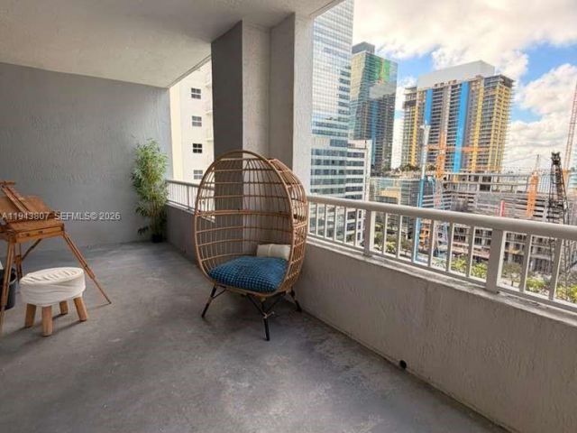 1-bedroom condo for sale in Miami - 170 SE 14th St 1807 - MondialRealty