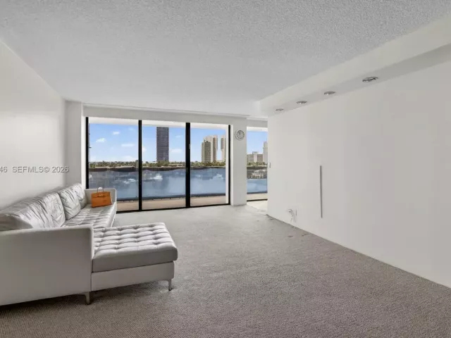 2-bedroom condo for rent in Aventura - 19707 Turnberry Way 7F - MondialRealty