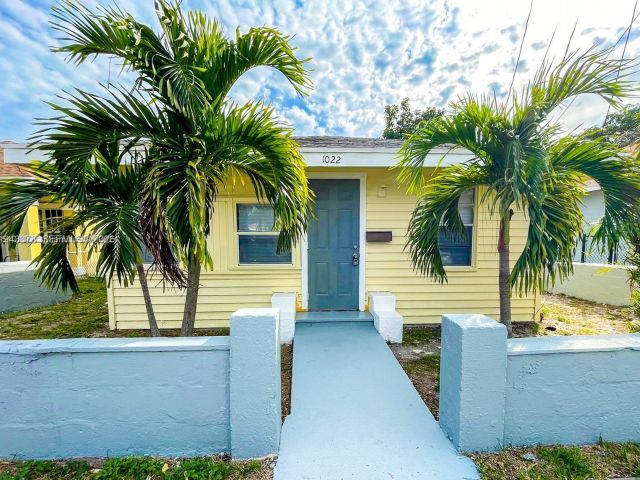 3-bedroom home for rent in West Palm Beach - 1022 22nd St - MondialRealty