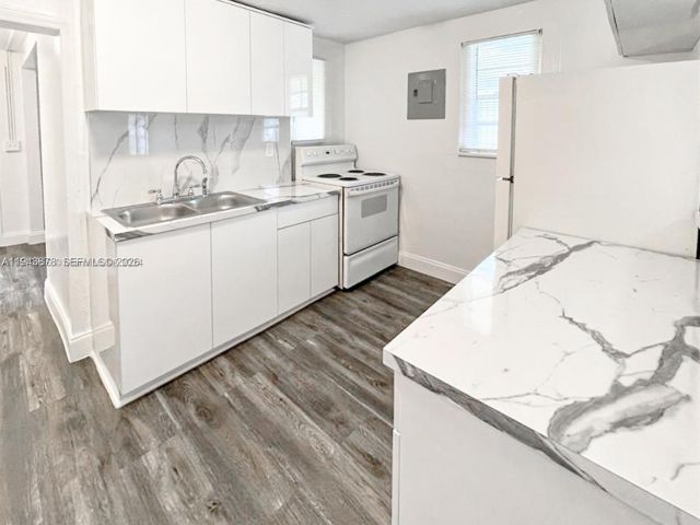 3-bedroom home for rent in West Palm Beach - 1022 22nd St - MondialRealty