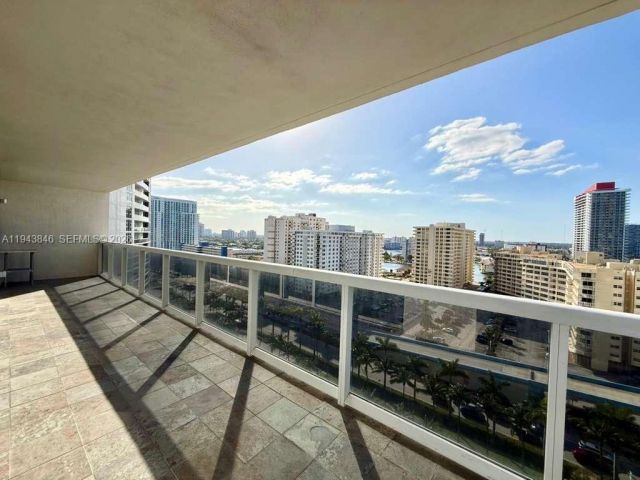 Apartment for rent  Unit #1508 - photo 7095804