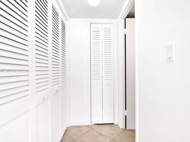 2-bedroom condo for sale in Miami Beach - 6039 Collins Ave 1104 - MondialRealty