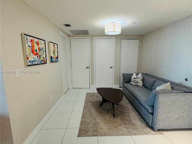 Apartment for rent  Unit #618 - photo 7090539