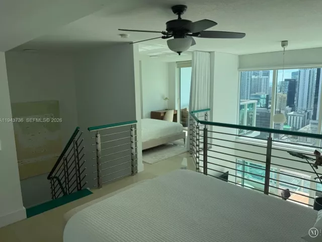 2-bedroom condo for rent in Miami - 41 SE 5th St 2010 - MondialRealty