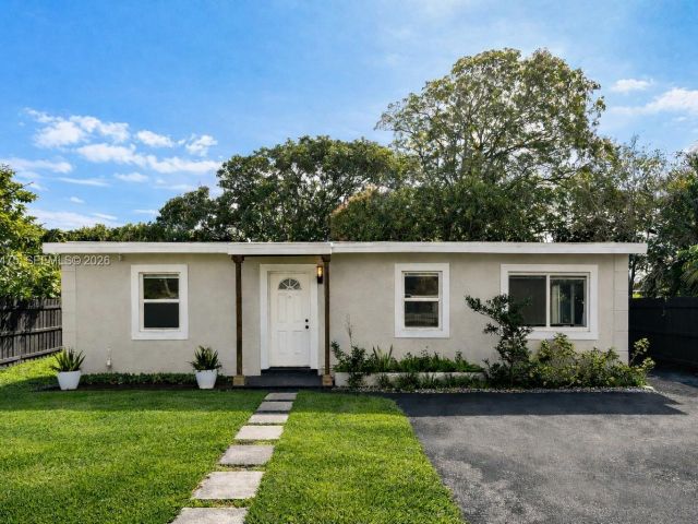 Home for sale at 1032 NW 11th Pl - photo 7436406