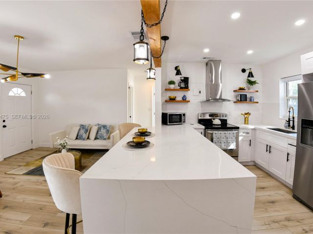 Home for sale at 1032 NW 11th Pl - photo 7436409