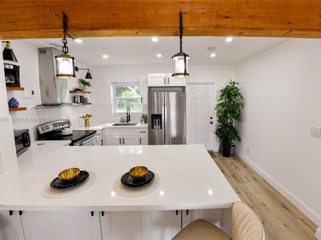 Home for sale at 1032 NW 11th Pl - photo 7436411