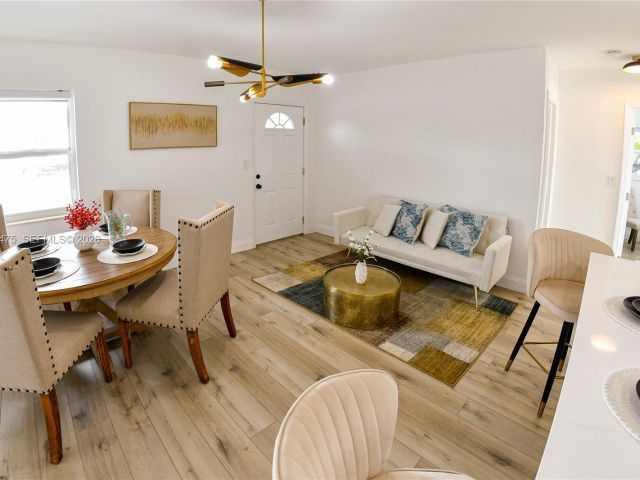 Home for sale at 1032 NW 11th Pl - photo 7436415