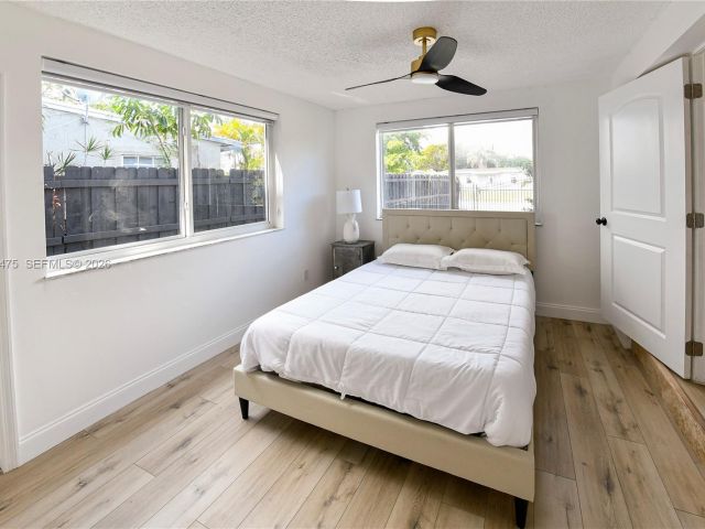 Home for sale at 1032 NW 11th Pl - photo 7436424