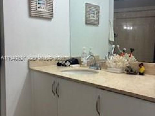 Apartment for sale  Unit #1714 - photo 7093436