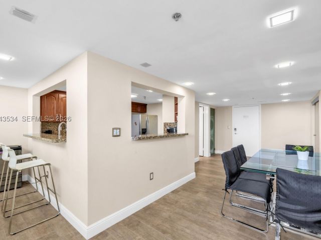 7-bedroom condo for sale in Miami Beach - 5445 Collins Ave M9 M10 M11 M12 - MondialRealty