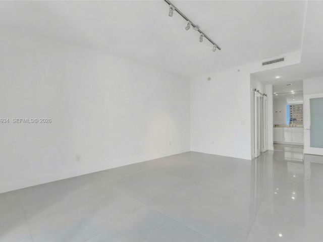 Apartment for sale  Unit #3206 - photo 7091537