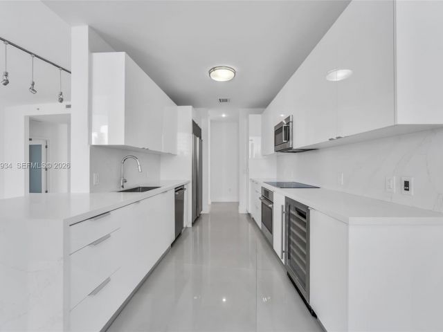 Apartment for sale  Unit #3206 - photo 7091544