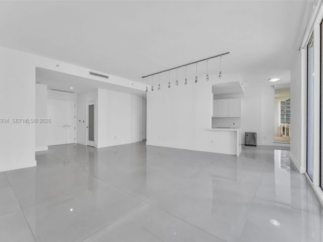 Apartment for sale  Unit #3206 - photo 7091545