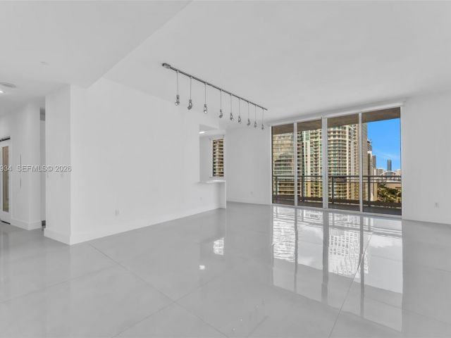 Apartment for sale  Unit #3206 - photo 7091546