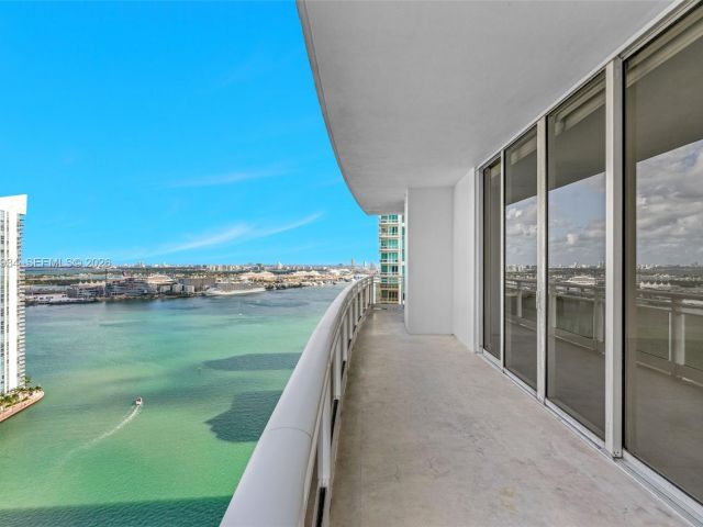 Apartment for sale  Unit #3206 - photo 7091553