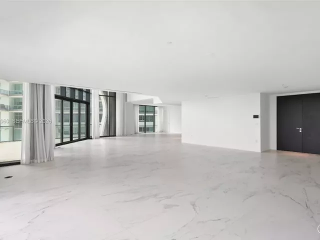 6-bedroom condo for sale in Miami - 1000 Biscayne Blvd TH1201 - MondialRealty