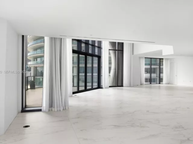 6-bedroom condo for sale in Miami - 1000 Biscayne Blvd TH1201 - MondialRealty