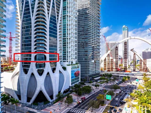 6-bedroom condo for sale in Miami - 1000 Biscayne Blvd TH1201 - MondialRealty