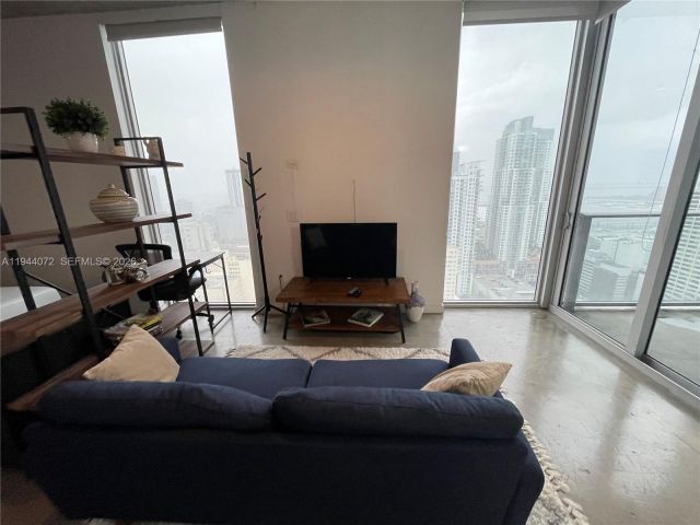 Apartment for rent  Unit #3404 - photo 7467955